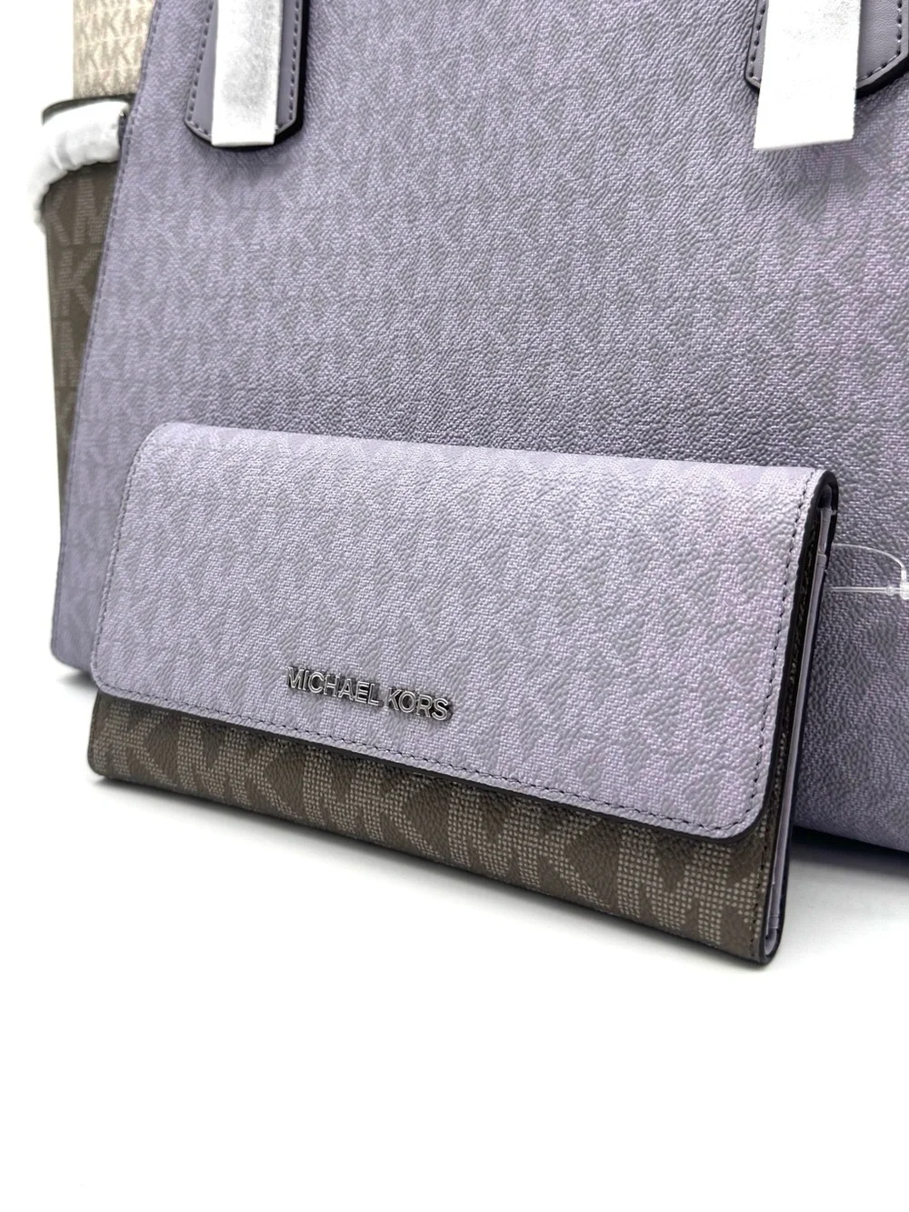 Michael Kors Voyager Large Color-Block Tote Bag w Matching Trifold Wallet Lilac